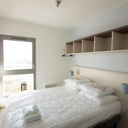 Beachside Apartment Close To De Panne 아파트 *